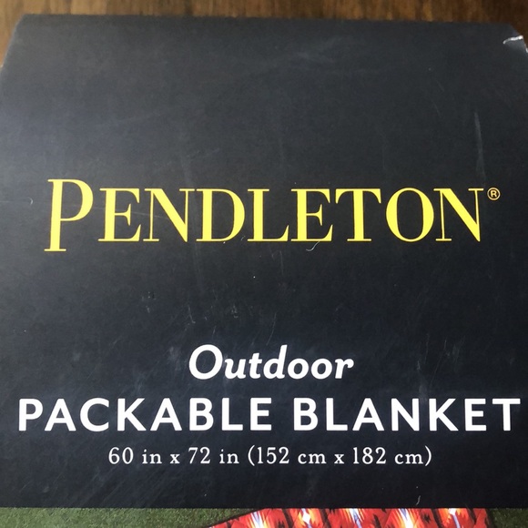 NWT PENDLETON Outdoor Packable Blanket 60X72 multi purpose blanket Red/… - Picture 11 of 14